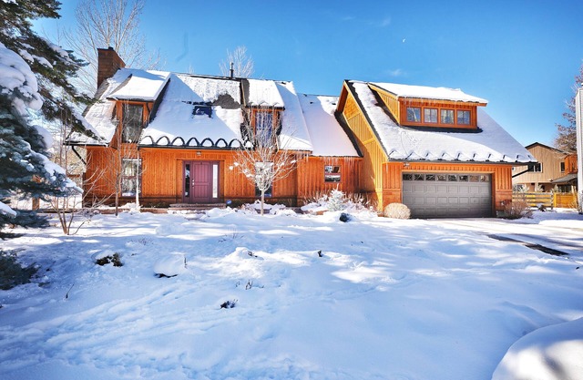 CENTRAL LOCATION: Beautiful Four Bedroom 3.5 Bath Home