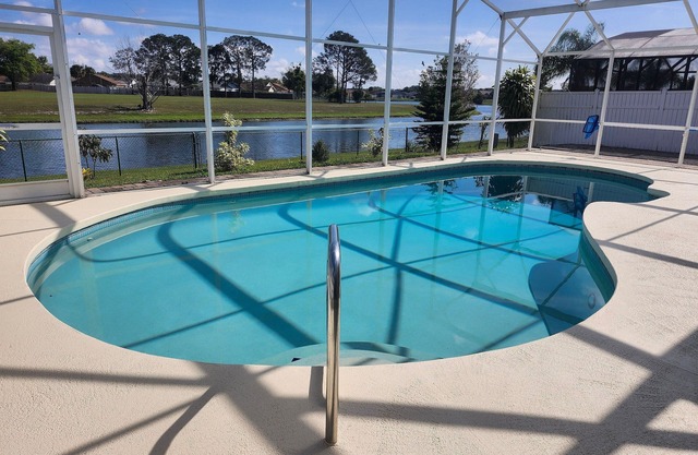 Central Location Lakeview Pool Villa near Disney