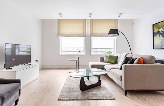 Central London - 2 Beds - Sleeps 4 - Lift