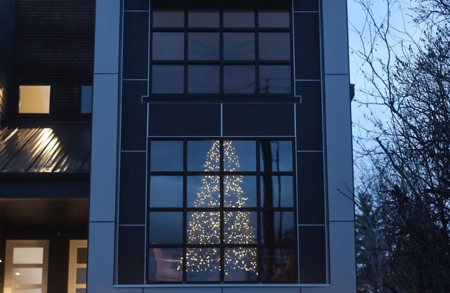 CENTRAL Modern Condo!! 4 Mins to Airport, Mins to Downtown Bozeman!