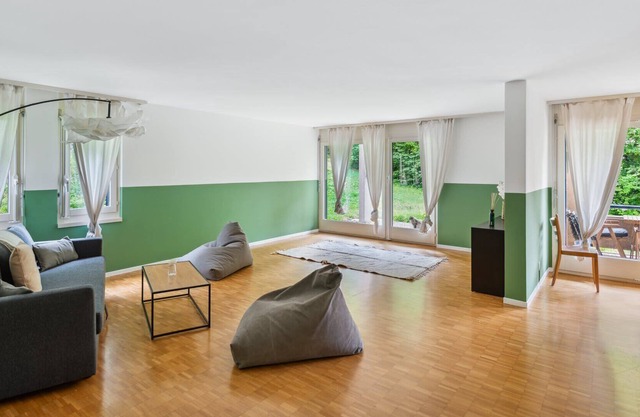 Spacious & central flat with quite terrace