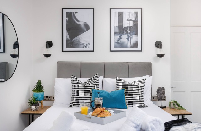 Central Plymouth 2Bed Apartment-Sleeps 4