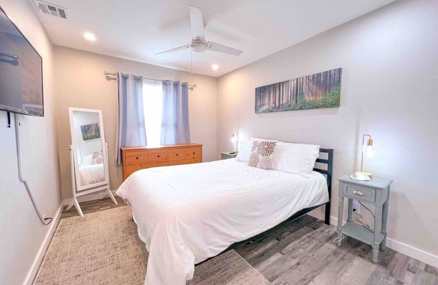 This apartment is a 1 bedroom(s), 1 bathrooms, located in Corpus Christi, TX.