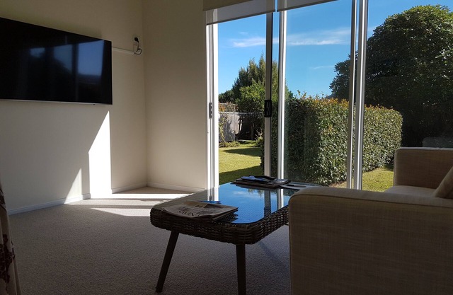 Central Self Contained 1 Bedroom Apartment