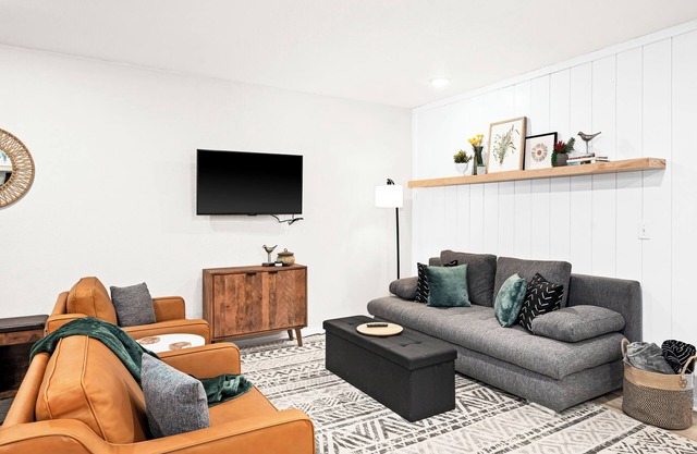 Central Stay on the North Shore - ATV Trailer Parking Available!