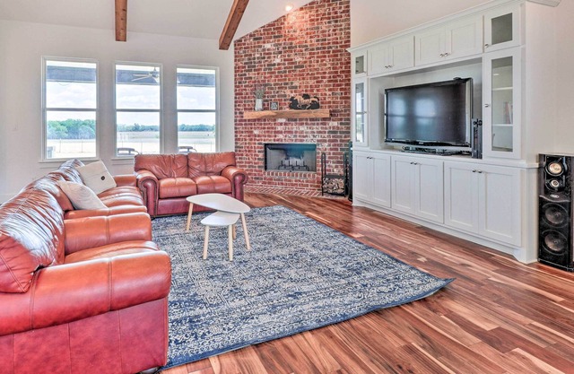 Central Texas Home w/ Rolling Pasture Views!