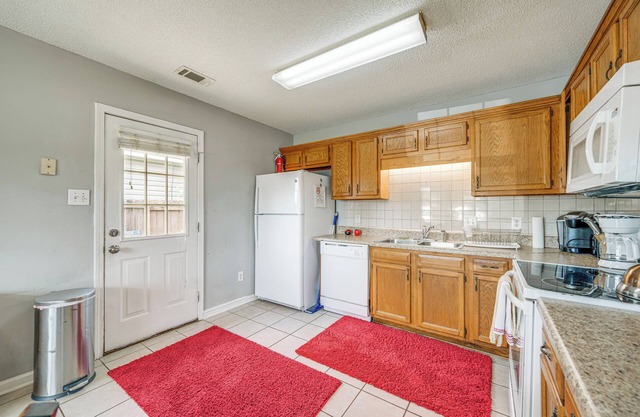 Central Warner Robins Vacation Rental w/ Yard