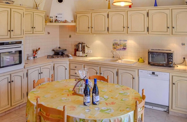 Alojamiento de 3 habitaciones en Caumont-sur-Durance