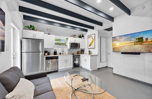 Centrally Located and Stylish 1BR / 1BA Guest House