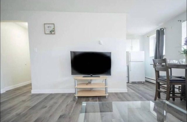 Centrally located 1 bedroom 1 bathroom close to down town and whyte Ave