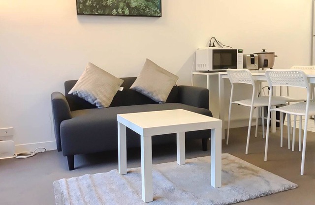 Centrally Located 2 BR Apartment-Melb.City