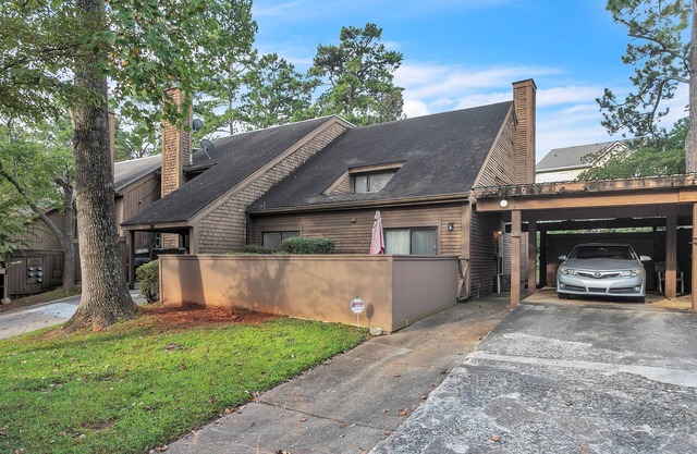 Centrally Located 4BR Stonecrest Condo by RedAwning