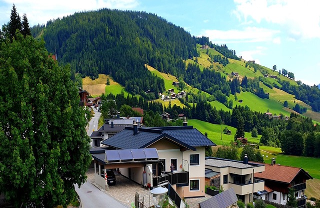 Centrally located apartment, ski bus nearby