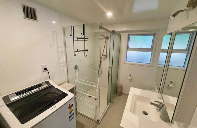 Centrally Located Auckland Flat!