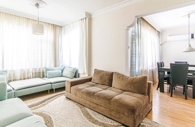 Centrally Located, Chic Flat in Sisli