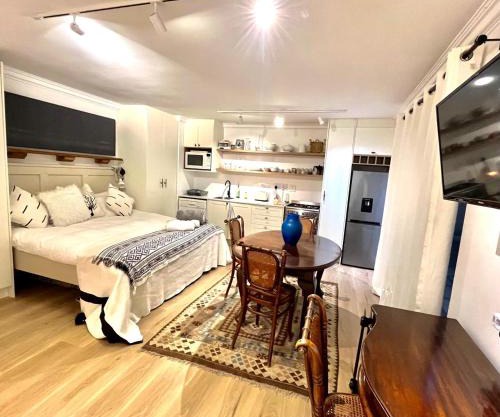 Centrally located Garden Cottage Cape Town