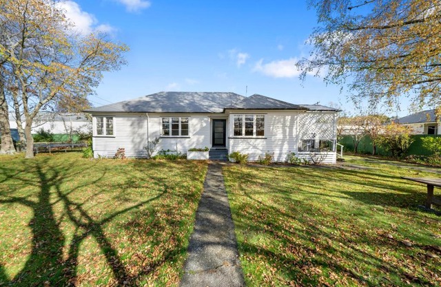 Centrally Located - Greytown Holiday Home