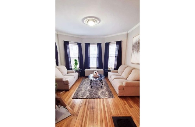 Centrally located in the heart of Boston near T