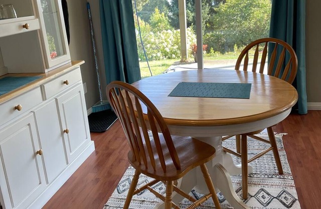 Centrally located ocean view suite for work or vacation.