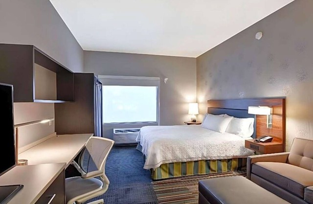 Centrally Located Stay Near Sawgrass Mills, Stadium & Dining - 3 Units
