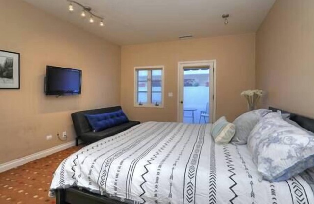 Location-Central Retreat with A/C
