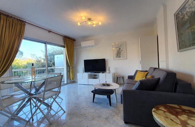 Centre Cannes gd 2p terrasse parking 10mn palais plage