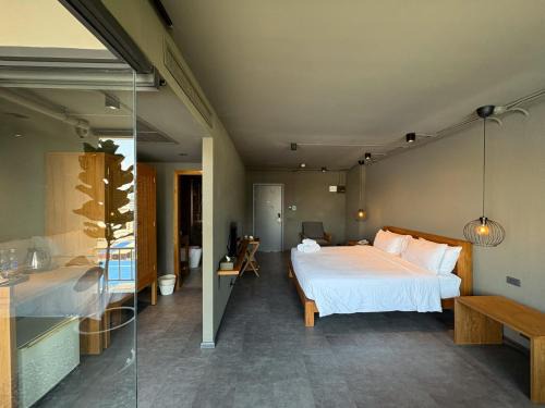 Centric Place Hotel