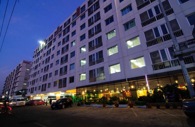 Centric Place Hotel