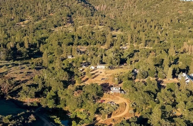 CG10 Campsite/Shower Kings Canyon & Sequoia NP