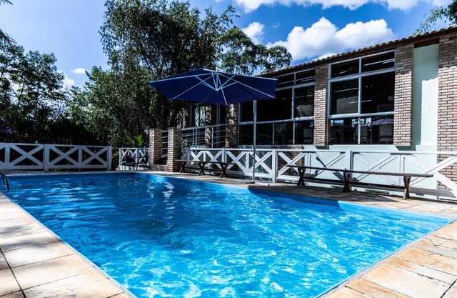 Chácara 8 suítes Piscina Churrasqueira 40min de SP