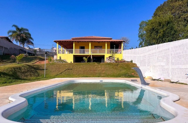 Chácara com piscina, churrasq e WiFi em Taubaté/SP
