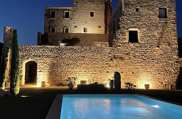 Château Féodal au Coeur des Baronnies Provençales