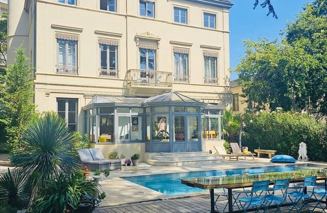 Château GRANDCLEMENT Lyon Villeurbanne Suite JACOBINS 8 pers