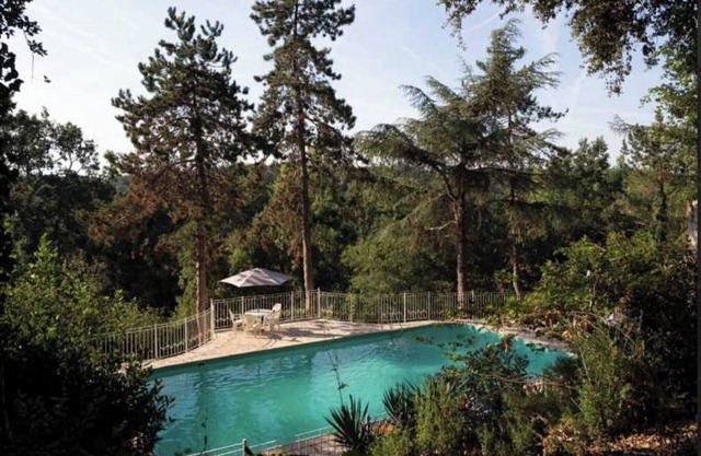 Château Stay – 1BR/4P with Pool & Park Access