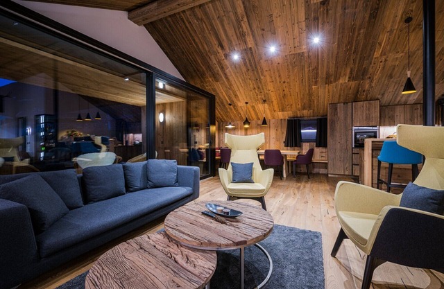 Chalet 'Chalet Ortles' con vistas al lago, terraza privada y Wi-Fi
