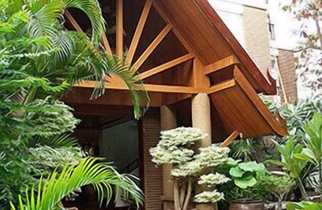 Chada Thai House