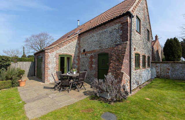 Chaff House - sleeps 6 guests in 3 bedrooms