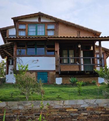Chalé Mata Virgem - 1km do centro, ao lado de várias cachoeiras, com cozinha completa e conforto para até 6 pessoas