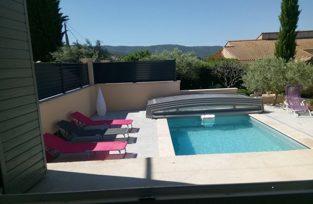 Casa con piscina en la Bastide aux buis a los pies del ventoux, Blauvac