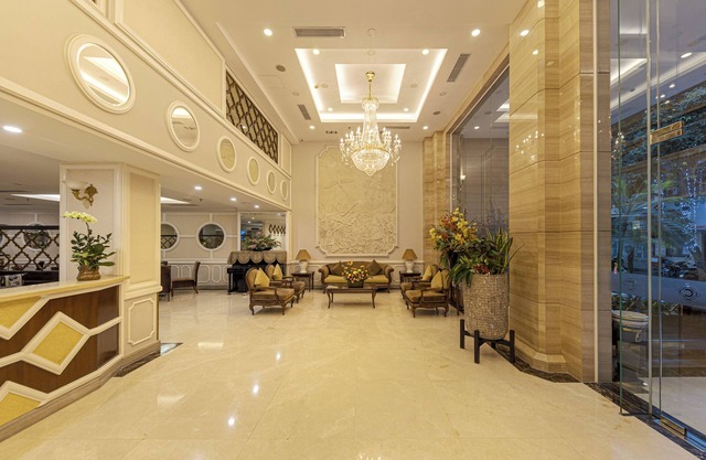 Chalcedony Grand Hotel