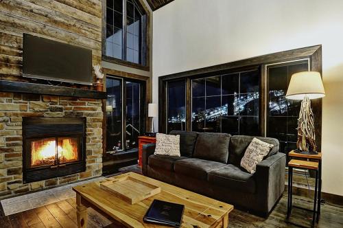 Chalet 02 Chemin Blanc by Les Chalets Alpins