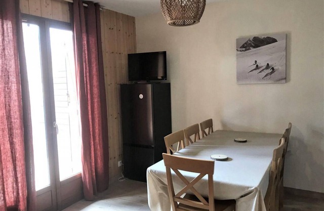 Chalet, 150m del centro estación, vista montaña, fitness, piscina, terraza, parking, tv
