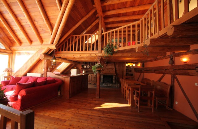 Chalet de 200m2 del siglo 18 con sauna, chimenea y jacuzzi.