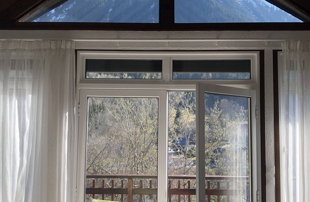 Chalet 3 bedrooms, 2 bathrooms, 70m2 facing south with mountain view.