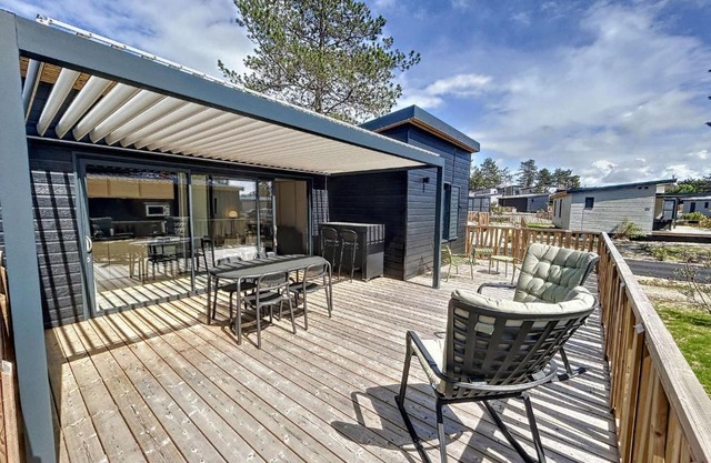 Chalet 4 pers avec piscine chauffée, terrasse privative, à 2 pas de la plage et commerces - FR-1-361-467