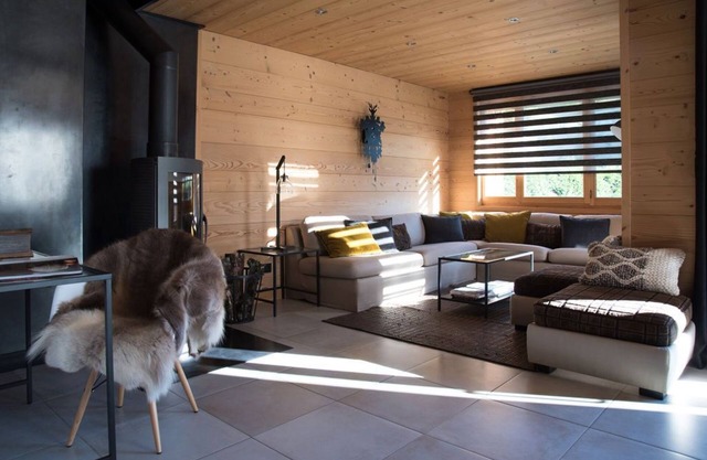 CHALET 4M LES CARROZ PIE DE ESPACIOSAS PISTAS SAUNA. JACCUZI