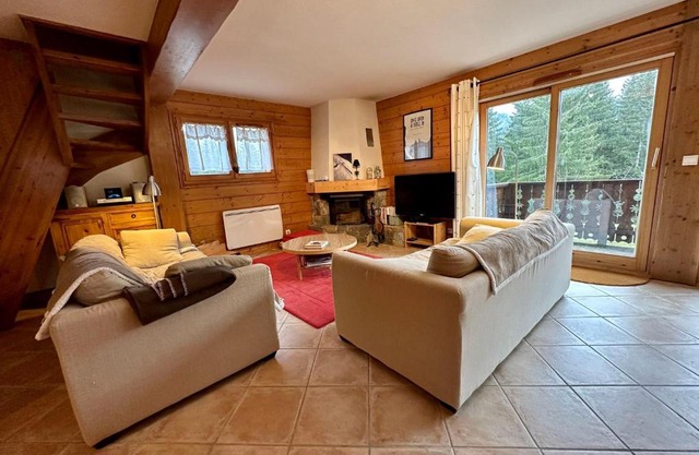 Chalet 5 Pièces pour 8 Personnes, Proche Pistes et Commerces - Les Alpages, La Boissause, Arâches-la-Frasse - FR-1-572-276
