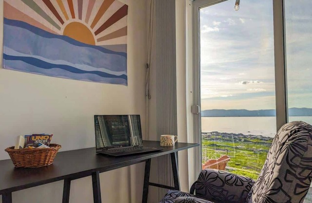 Chalet #8 Waterfront | Spa | Fireplace | Wifi | AC