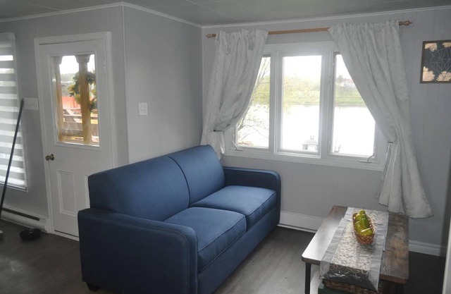 Chalet au Bord de la Rivière Bécancour