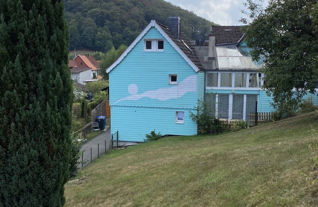 Chalet am Bergflüsschen mit Sauna & Riesentrampolin & Waldschwimmbad
